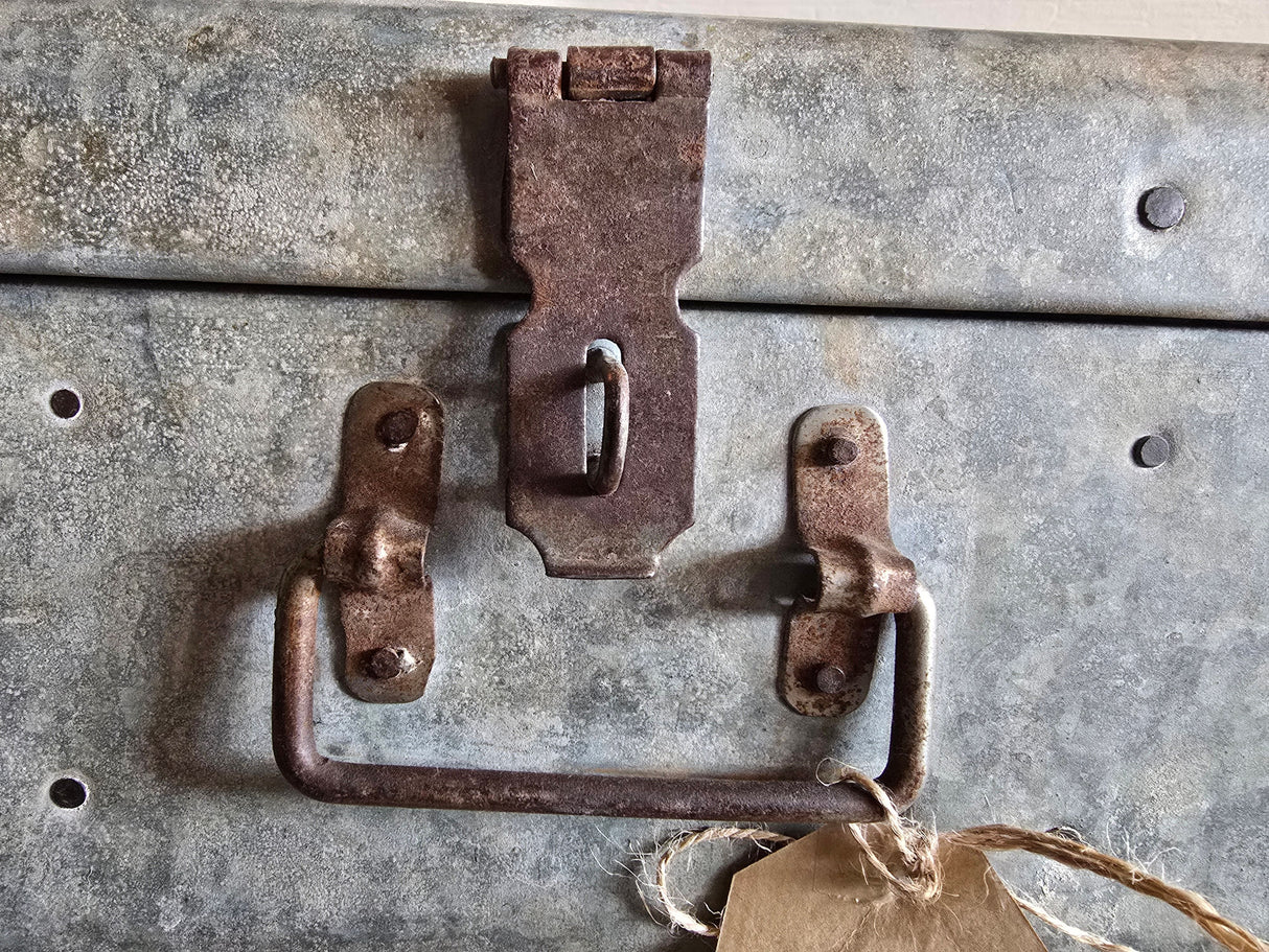 Vintage reiskoffer metaal K-05