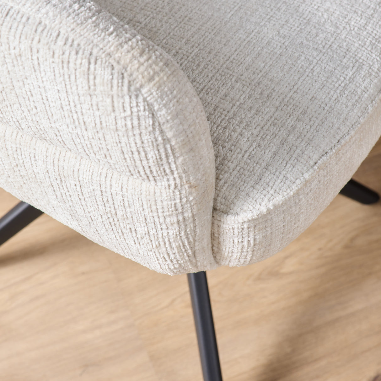 Eetkamerstoel Bella | Off White | Poot Black | Met armleuning