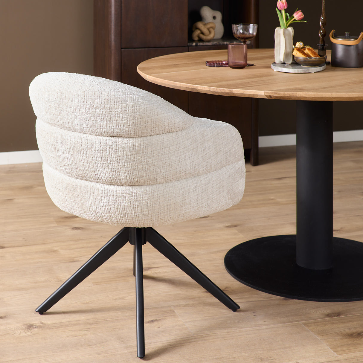 Eetkamerstoel Bella | Off White | Poot Black | Met armleuning