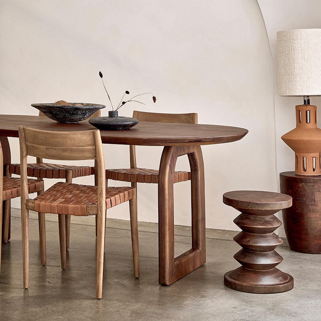 Bullnose dining table - brown - 200 - open base
