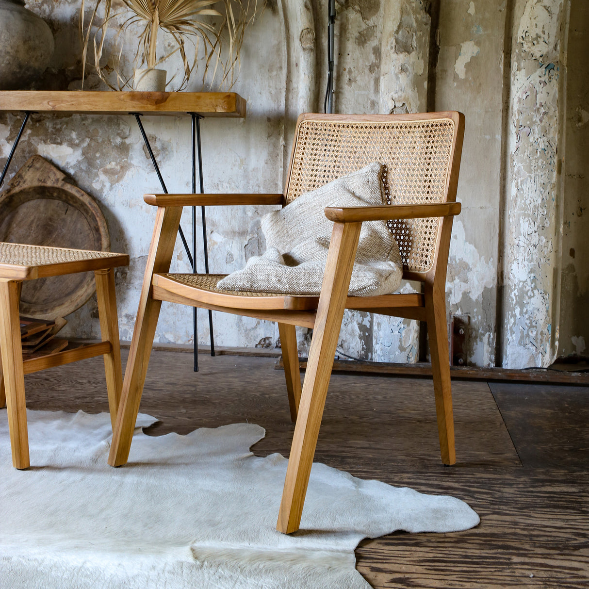 Nova teak eetkamerstoel met armleuning (set of 2)