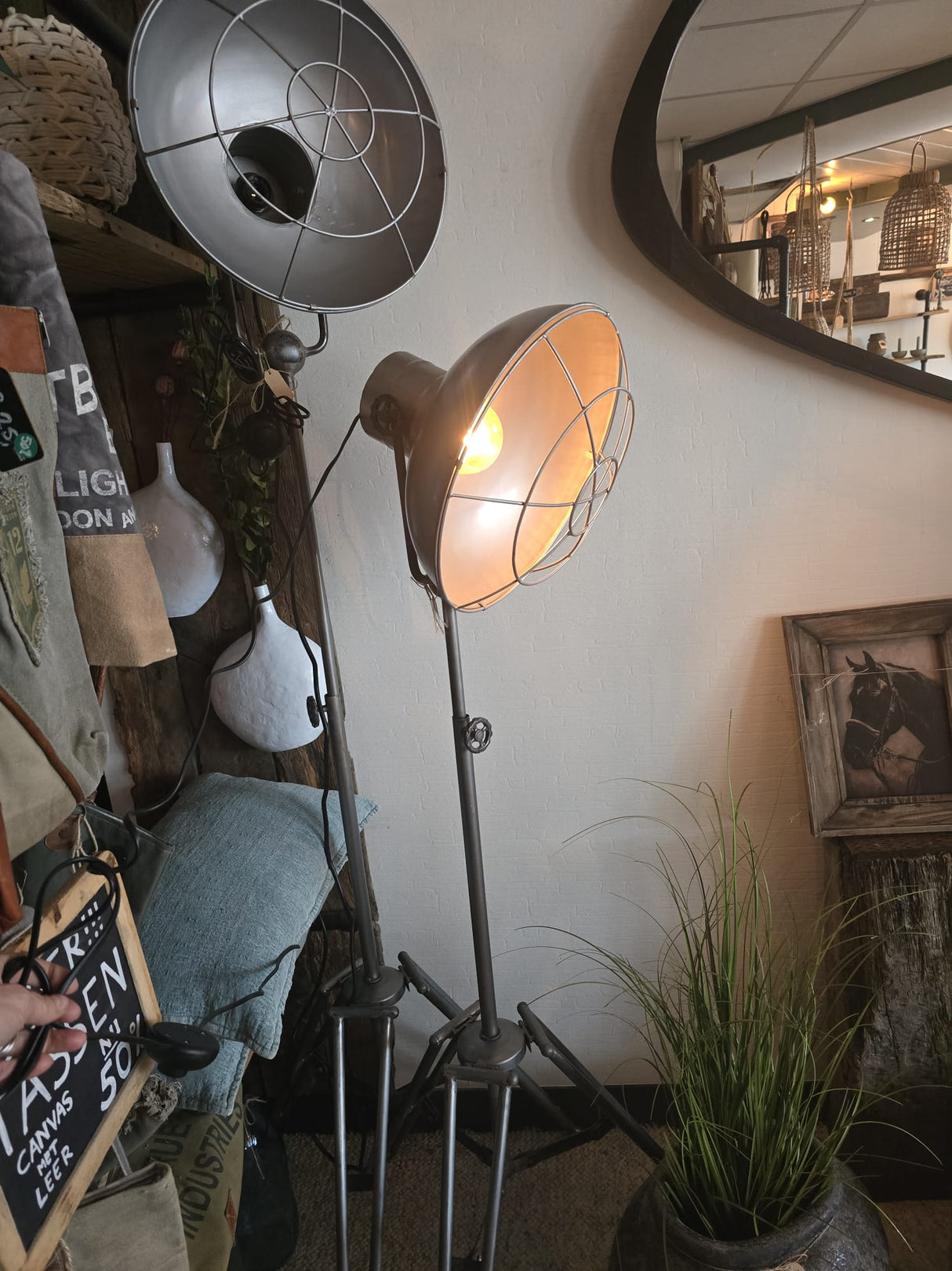 Industriële vloerlamp metaal in hoogte verstelbaar 140cm-200cm